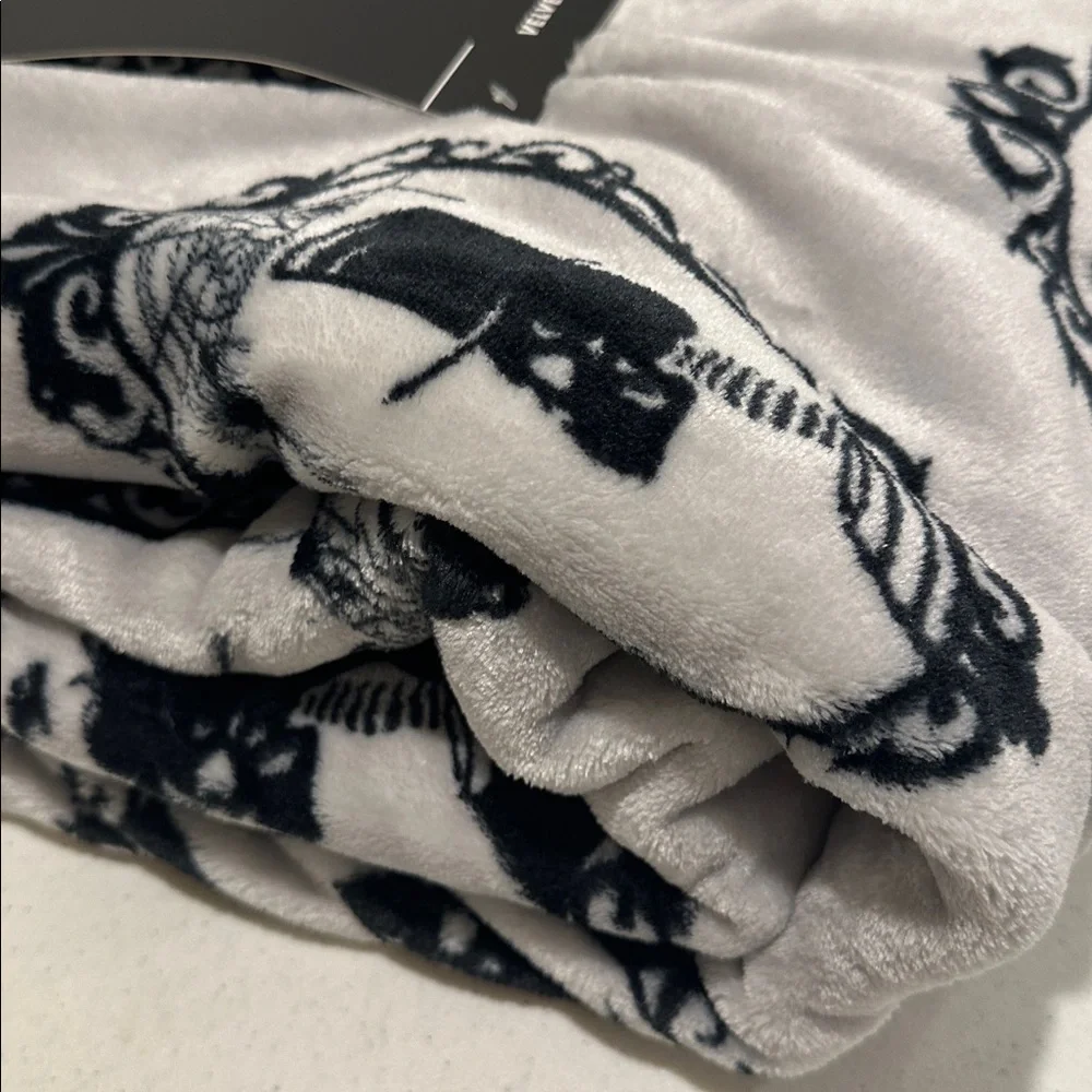 Skull Valley Halloween Velvet Throw Blanket